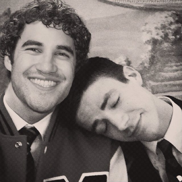 18. Once a Warbler, always a Warbler. Mi hermano es el mejor. Disney boy, bowties, boxeo y música disco. Sebastian Smythe, mi mundo ❤