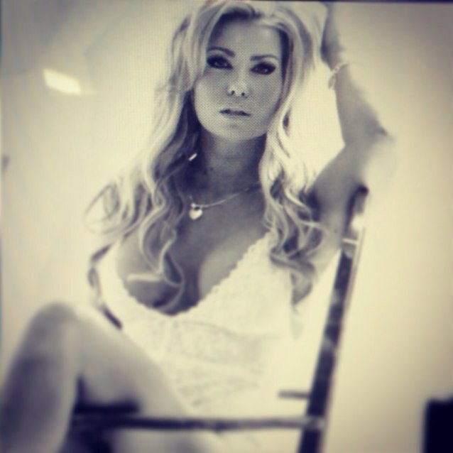WBFF Pro Fitness Model/Figure Champion,Cover model, CORE SYNERGY ATHLETE,high performance trainer and mama:) http://t.co/SaDIuVmh