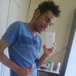 Cara, eu amo esse garoto, se tornou muito importante p mim, um filho, um irmão, melhor amigo, meu lou lou 3 / @morenatonga aqui