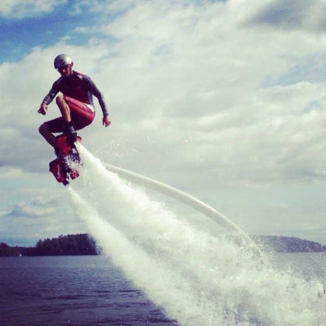 Director of Flyboarding for Summer Water Sports, Announcer ,Comedian, and, @TeamLTD_ and Host of “Look Hu’s Talking :NFL” football gambling podcast.