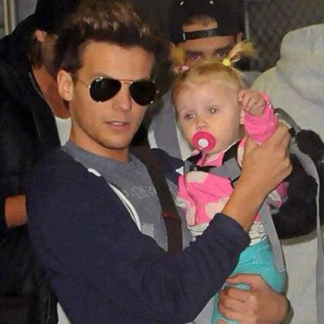 I am IN LOVE with Louis William 'The Tommo' Tomlinson.