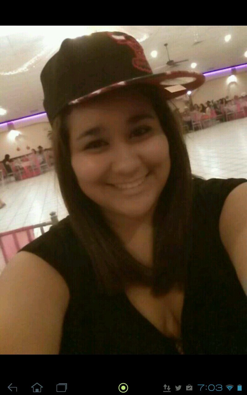 hello I'm delissa I'm 19 years old . I'm a cool person very chill sometimes i can be bitchy . l love hanging out wit my family nd friends