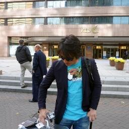 人間万事塞翁が馬。理解したと思った途端、離れて行くよーな感覚が好きです。最近パーソナルなブログを始めてみました。