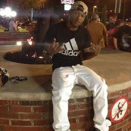 im Reggie im a nice cool person to chill wit.: #KeepItReal On Or Off Twitter!!! #TEAMFOLLOWBACK #teamWizkhalifa  #SELFmade *#teamHornets #TRE 4 #iSING
