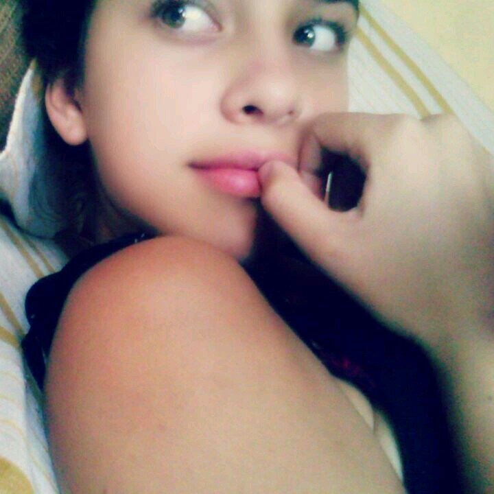 Stephanie-18-Single 
Kik: stephanie_love11
Family over anyone❤️