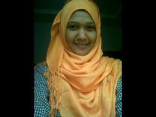 Perempuan yang terlahir pada tanggal 15 febuari 1996 yang dilahirkan oleh IBU terhebatku ☺♥REAL MADRID dan CR7kebanggaanku :)