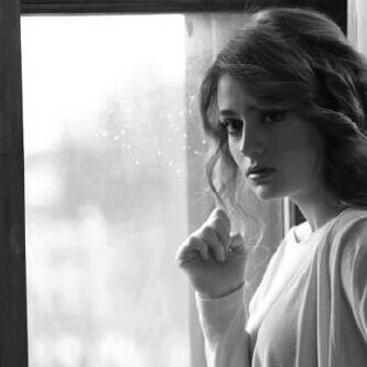 laidyshoosh's profile picture. أنا للغياب ، عندما ﻻ ارى احتواء يليق بي ♥.     Add me on @Kik: shoooooshita