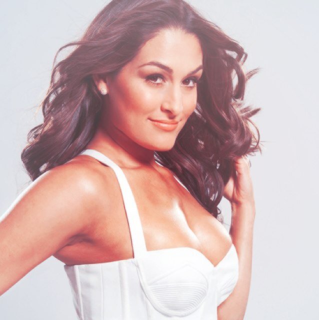 One Half of The Bella Twins. I'm as Original as I can be. Following my Heart. Knowing What's Right from Wrong. { Loves @LionHeartedJC, Working @EvolveWrestlin}