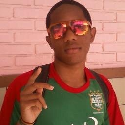 Nem Sempre Onde Há Fumaça Há Fogo. Às Vezes É Só Um Show De Reggae.   #TEAMFOLLOWBACK @ClubeFollowBack