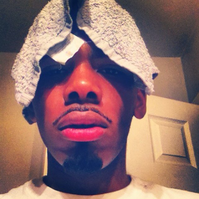 Never been a bitch nor snitch skip the struggle cause my mama & daddy always hustled ( Speak on it )