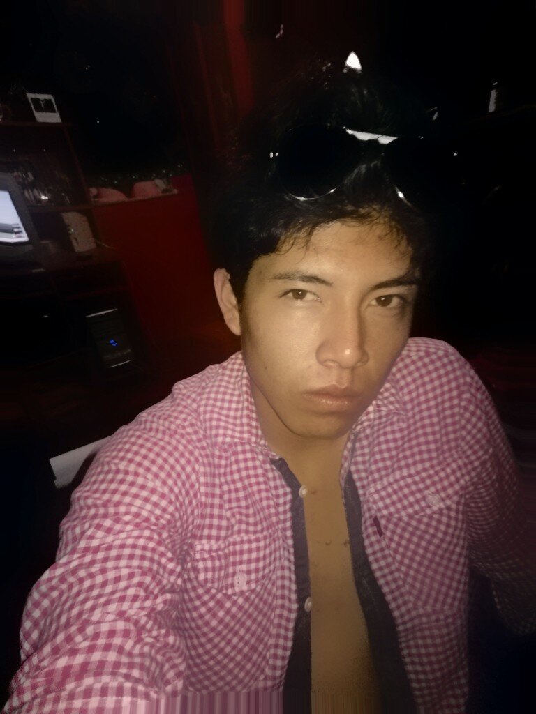 me gustan las mujeres y me gusta divertirme soy un buen bailarín