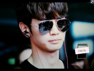I love SHINee and EXO K M  Onew,jonghyn,Minho,Taemin,       Chanyeol,suho,sehun,lay,kriss,tao,D.o,Xiu min,baekyun,chen,luhan,Kai