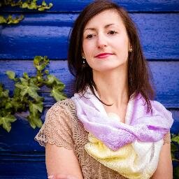 Daisy Eldridge makes exclusive scarves, wraps, shawls and pashmina's designed by women, for women who know what they want...  Tweets by @ProfessorWhizzy