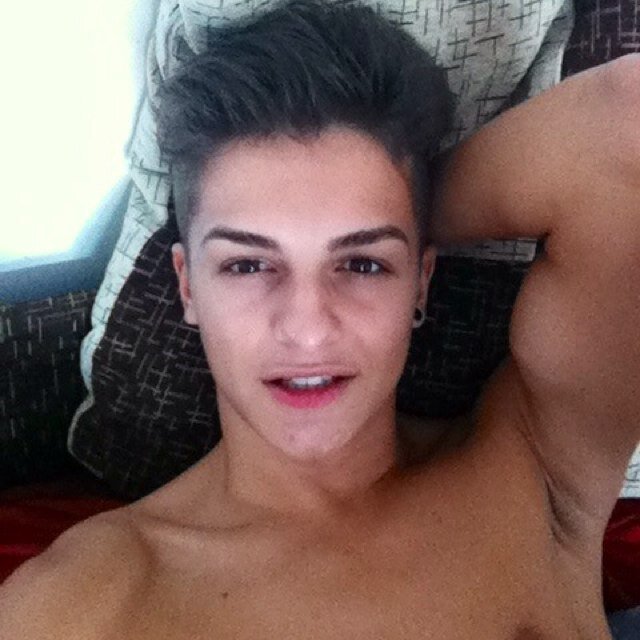 AdrianAbs3's profile picture. Official Adrian Abs Twitter 
Thanks for follow,peace! :-)
 18 years old,boy from Bucharest,RO.