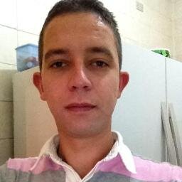Cara transparente, porém não deixando de ser calculista. o resto pode-se dizer uma pessoa de um ótimo humor.