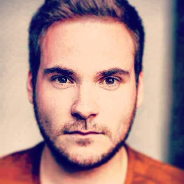 3rd year Actor at LIPA . Big musical theatre fan ! also director and producer of xtract productions x