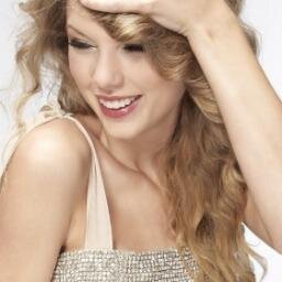 Podríamos hacer una T-Party, pero nos faltaría lo más importante, la T. Pero... podemos hacer simplemente una Party con todos los swifties de Madrid.