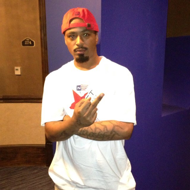 Allergic to broke fake bitches/niggas! Suckafree for life! Don't fuck wit me u can eat a dick!