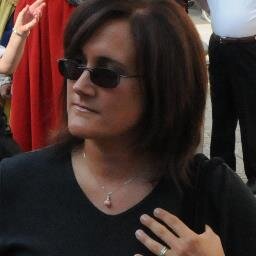 Giornalista... Amo la mia famiglia, viaggiare, raccontare, cucinare e mangiar bene!