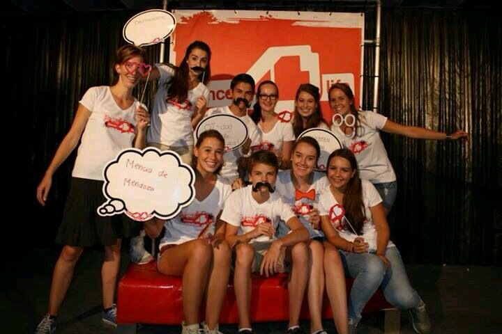 START DANCING, STOP AIDS! Het officiele twitter-account van het Dance4Life-OT Mencia de Mendoza 2013