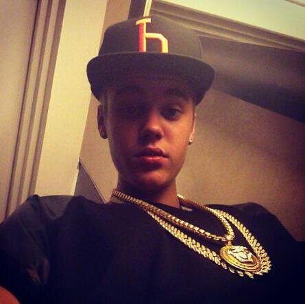 Follow Me I Follow Back ;) I saw so many pretty faces before i saw you and now all i see is yew! one less lonely gurl:) .BELIEVE