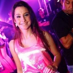 Menina Mulher, 19, Produtora Musical, Cantora de chuveiro e muuuuito baladeira :D