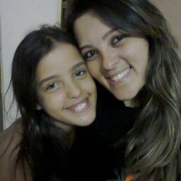 Sou casada,tenho dois filhos,adoro ouvir musicas,trabalhar e curtir minha família.Moro em CRATEÚS-CE.