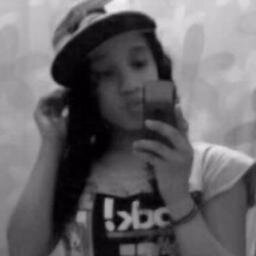Cuide de quem
Corre do seu lado
E quem te quer bem
Essa é a coisa mais pura ... ♪