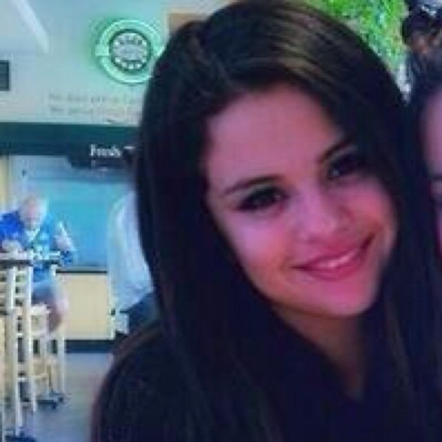 Eating with the queen --- @selenagomez #voteselena #selenators