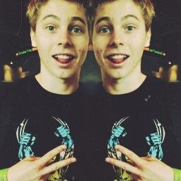 Free follow from @MichaeIFiveSOS :)