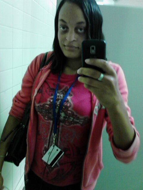 im 20 i like to have fun, party, down to earth funny to chill wit so hmu!