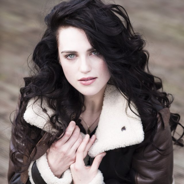 Viper Lestrange, daughter of Bellatrix adopted by the Scamanders, just falling in love, singer, Slytherin. [RP] Sixth Year