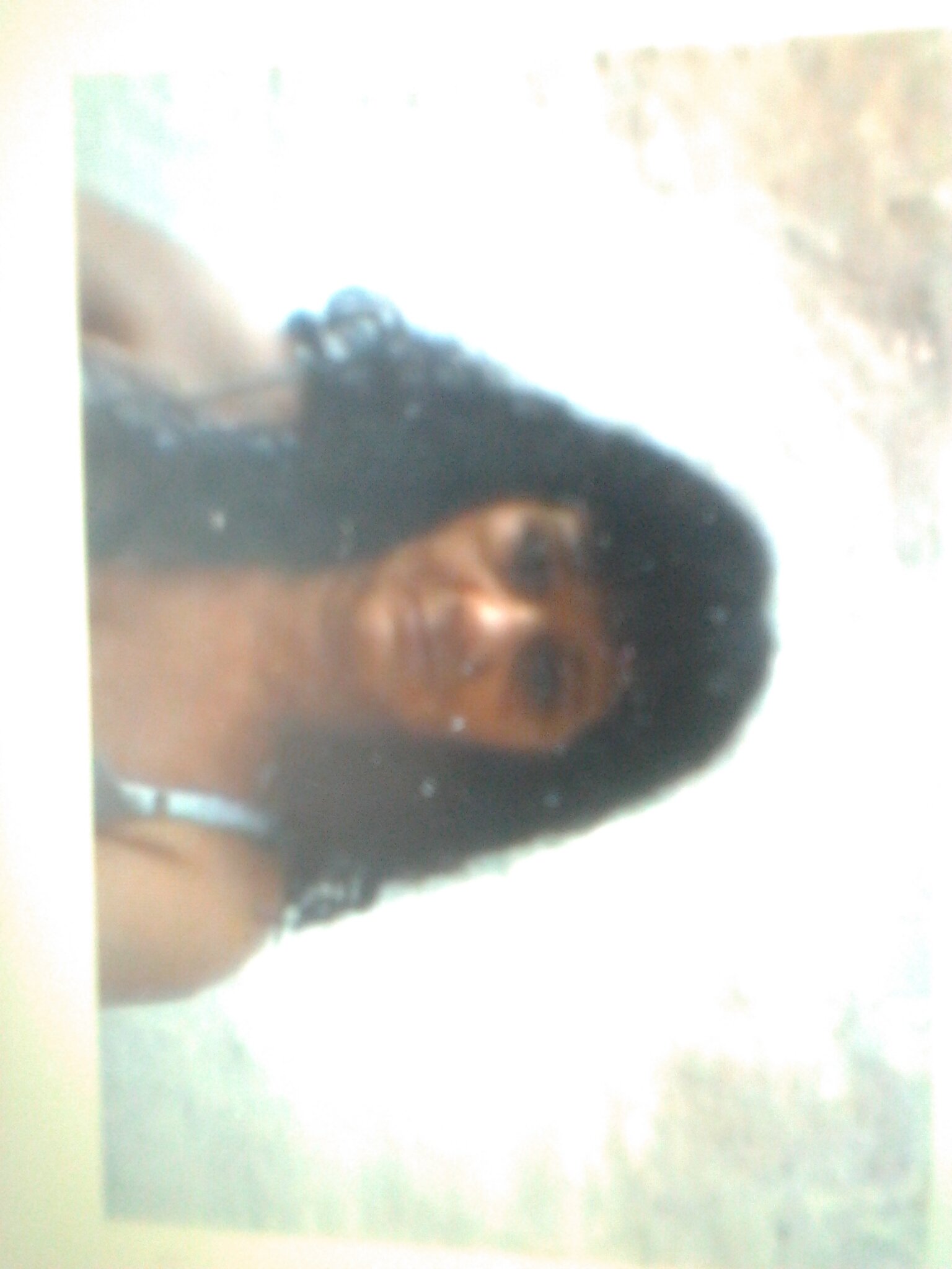 coucou bonjour a tous je m'appelle nadine et oui j'ai envie de me faire beaucoup d'amis sur tweeter