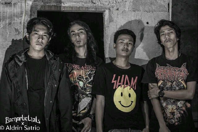 We plays several shit sons, and this is who/what/when/where/how we are.  False metal! Further 081218288042