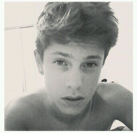 #skatetodosantodia.. brazilian boy, 14 anos.