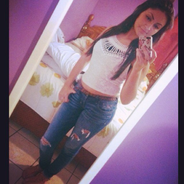 Don't need anyone that doesn't need me ✌❤ Follow .
 IG : _virisitaa_
 Snapchat : viirii15