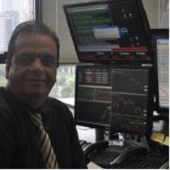 Broker desde 1984 na Bolsa De Valores De São Paulo
