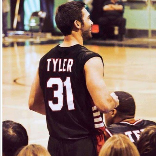 Food or GTFO.


Not the real Tyler, I'm better than him. Dont get your panties in a bunch.