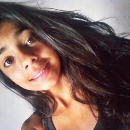 A vida vai te colocar pra baixo algumas vezes. Isso é para lhe ensinar a dar valor quando estiver lá em cima.