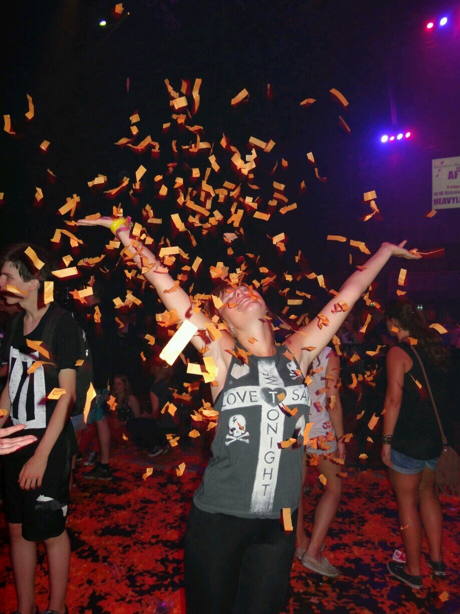 ☞ 16 / degrassian / P!nk 19-04-2013 / Green Day 16-06-2013 / Paramore 05-09-2013 / Sex Pistols / ramones / photography / longboarder / padi diver ☜