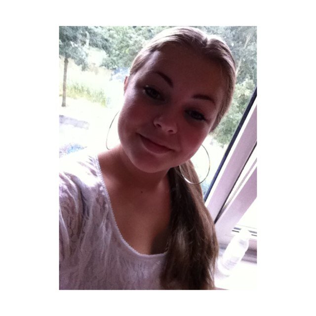 Jessica Ellen Cornish * Little Mix * Destiny Hope Cyrus - singer&dancer - Almere - Julia