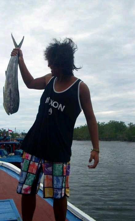 fadil_rusdy's profile picture. Serve for boat rntal informtion, surfing, fishing, snorkeling, resort, tour, etc | 0852 7100 5124 | 298C5865 
♥ Alvano Krissanti
@TakeABraveHC | @nomadssumatera