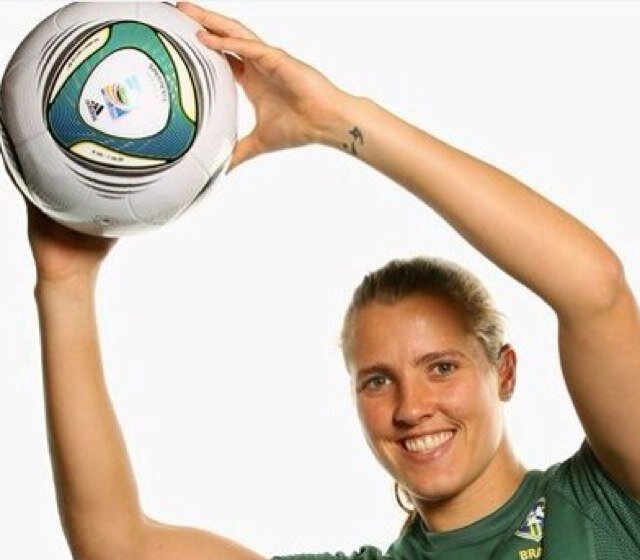 EX ATLETA DA SELEÇÃO BRASILEIRA, SÓCIA FUNDADORA DA BP SOCCER ACADEMY. GESTORA ESPORTIVA.