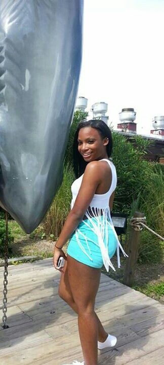 I'm just a girl looking for a way out ! That someone you dream about . Follow Me I'll Follow Back !