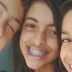 12 Aninhos , Fala pra tua tristeza que Deus ama o teu sorriso.