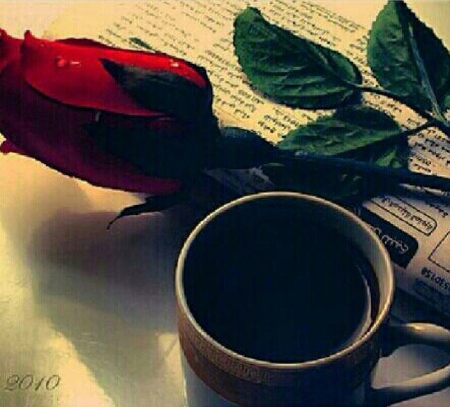 التظاهر با السعادة رغم الآمك .. لا يعكس الا قوة شخصيتك ..!