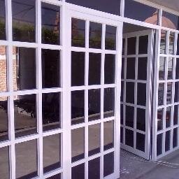 Experto en trabajos de vidrio y aluminio, puertas, ventanas, canceles, domos, filtrasol, biselados, presupuestos gratis, nos adaptamos a tu presupuesto. SUR_ DF
