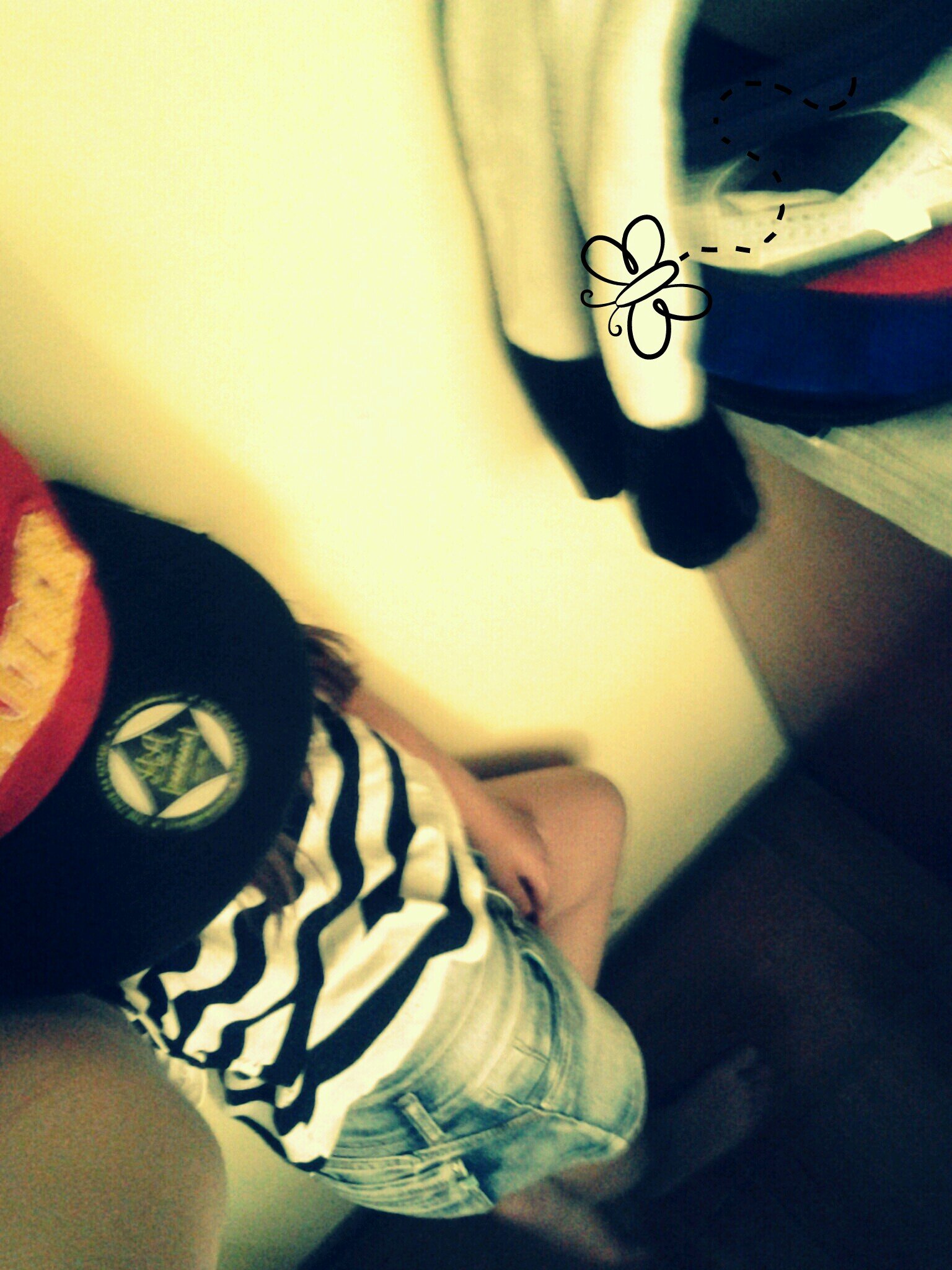 Olaa Amikóós Siganme &  Te sigo Sigeme en Instangram Como Caamilaa Alejaandraa  y te sigoo Grasiass Soy Buena onda cdt!!  3