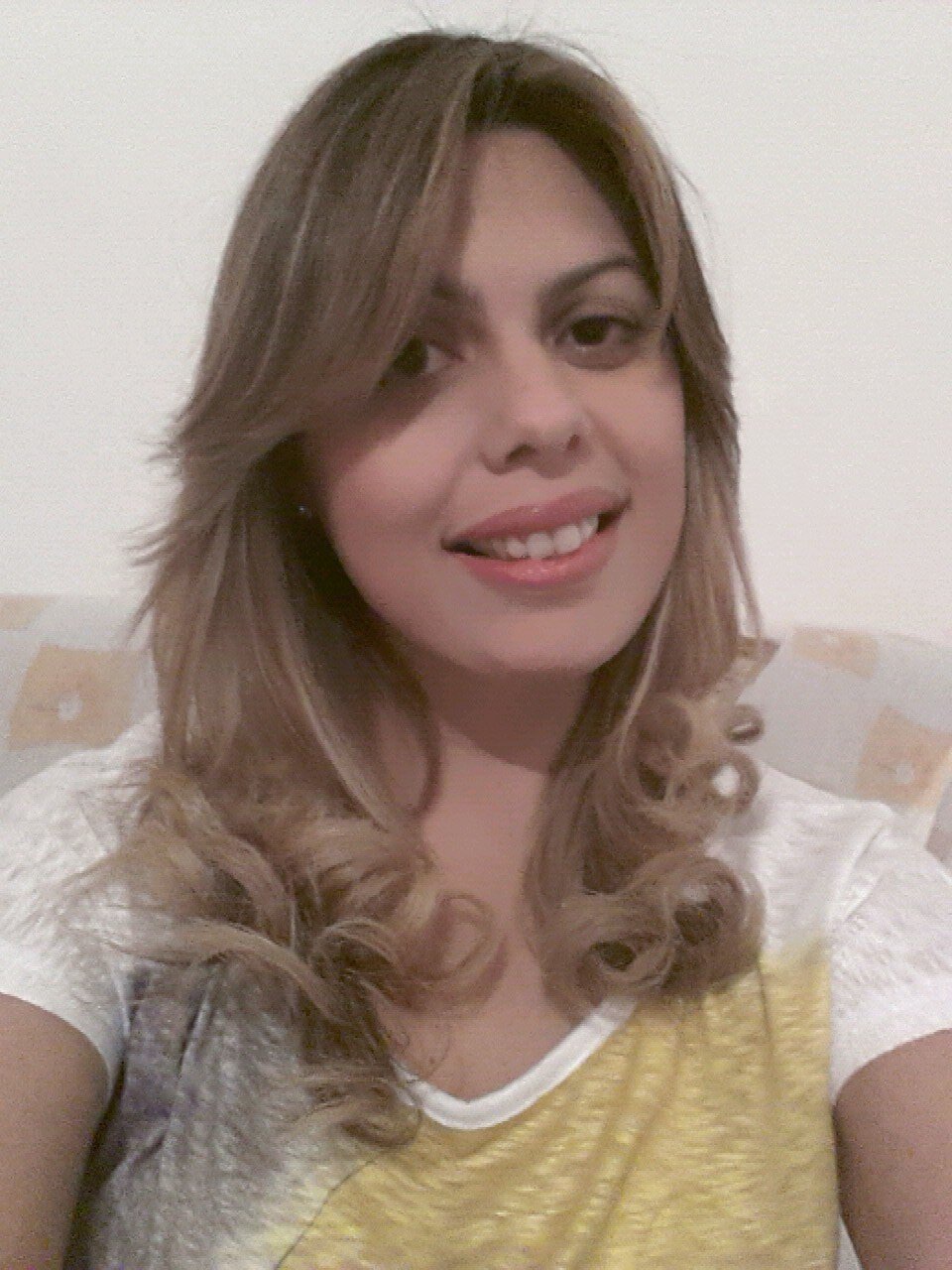 Administradora, levita, sonhadora, moleca, feliz e uma pequena adoradora buscando ter um coração puro diante de Deus!