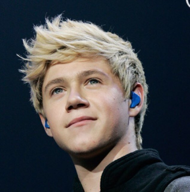 Your fav WILL follow you! Don't give up!!! PLEASE FOLLOW @ThanxsNiall just ask for a follow back ilysm(: xx